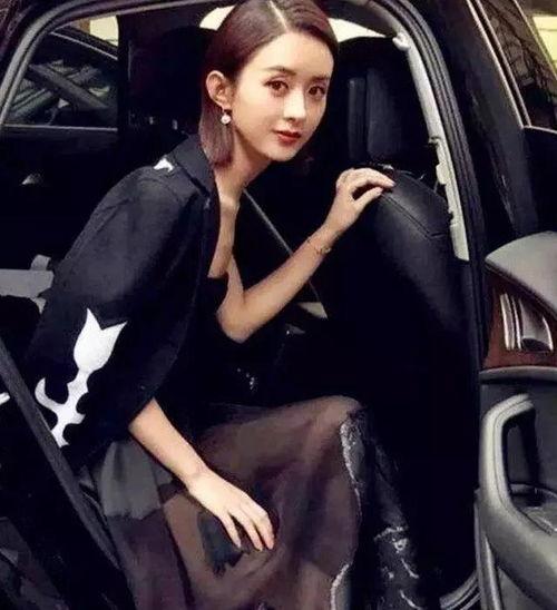 明星网红下车对比,华丽与接地气的真实对比