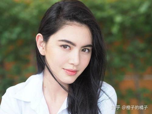 女明星网红沙发,女明星网红的璀璨人生