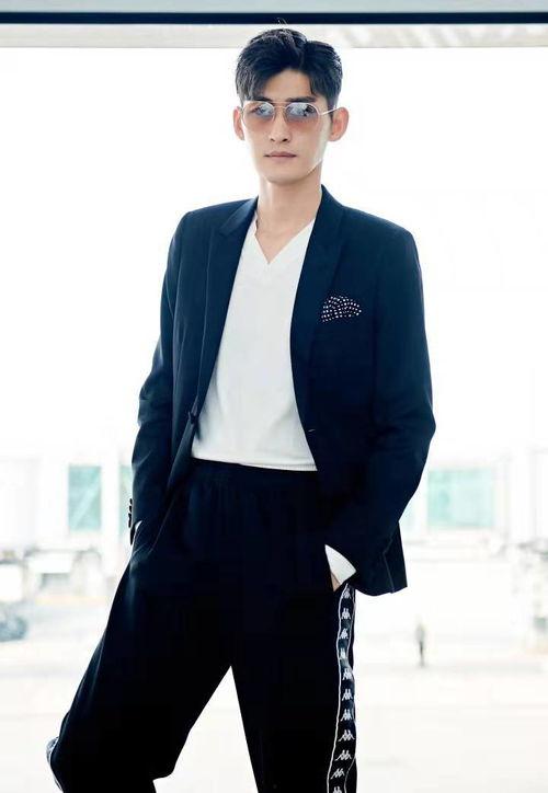 张翰吃瓜爆料图片,娱乐圈幕后真相大揭秘