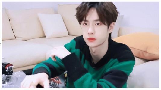 王一博爆料吃瓜,揭秘娱乐圈那些不为人知的“瓜”