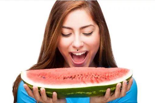 瓜姐今日吃瓜 热门吃瓜,揭秘热门事件背后的真相