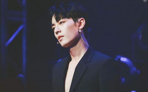 肖战同学吃黑瓜图片大全,美食与颜值的双重盛宴